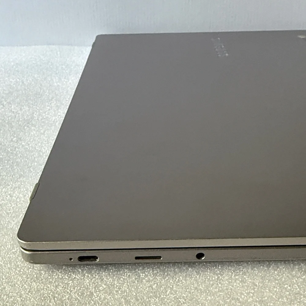 Samsung - 15.6